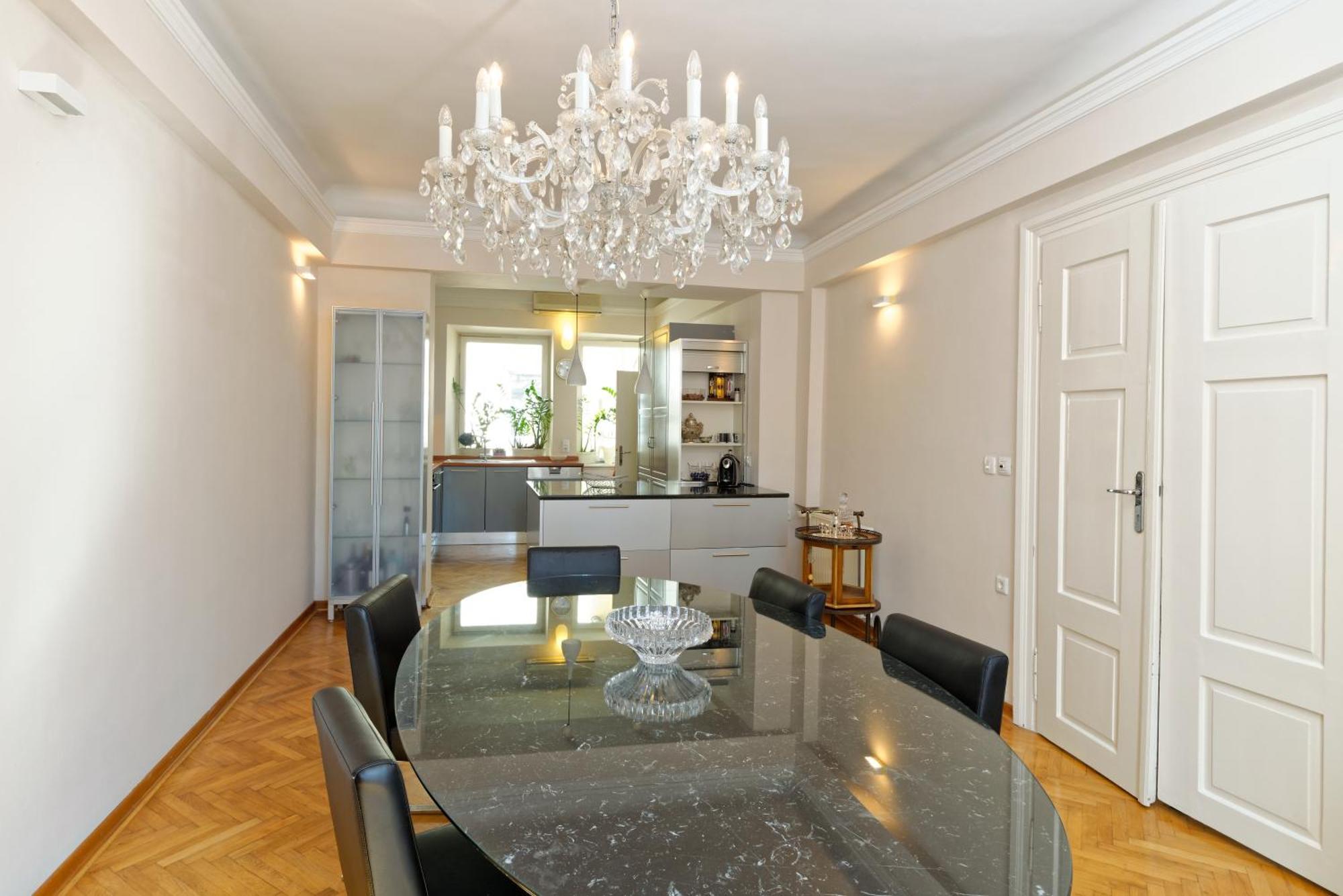 Neoclassical Luxury Apartment Lublaň Exteriér fotografie
