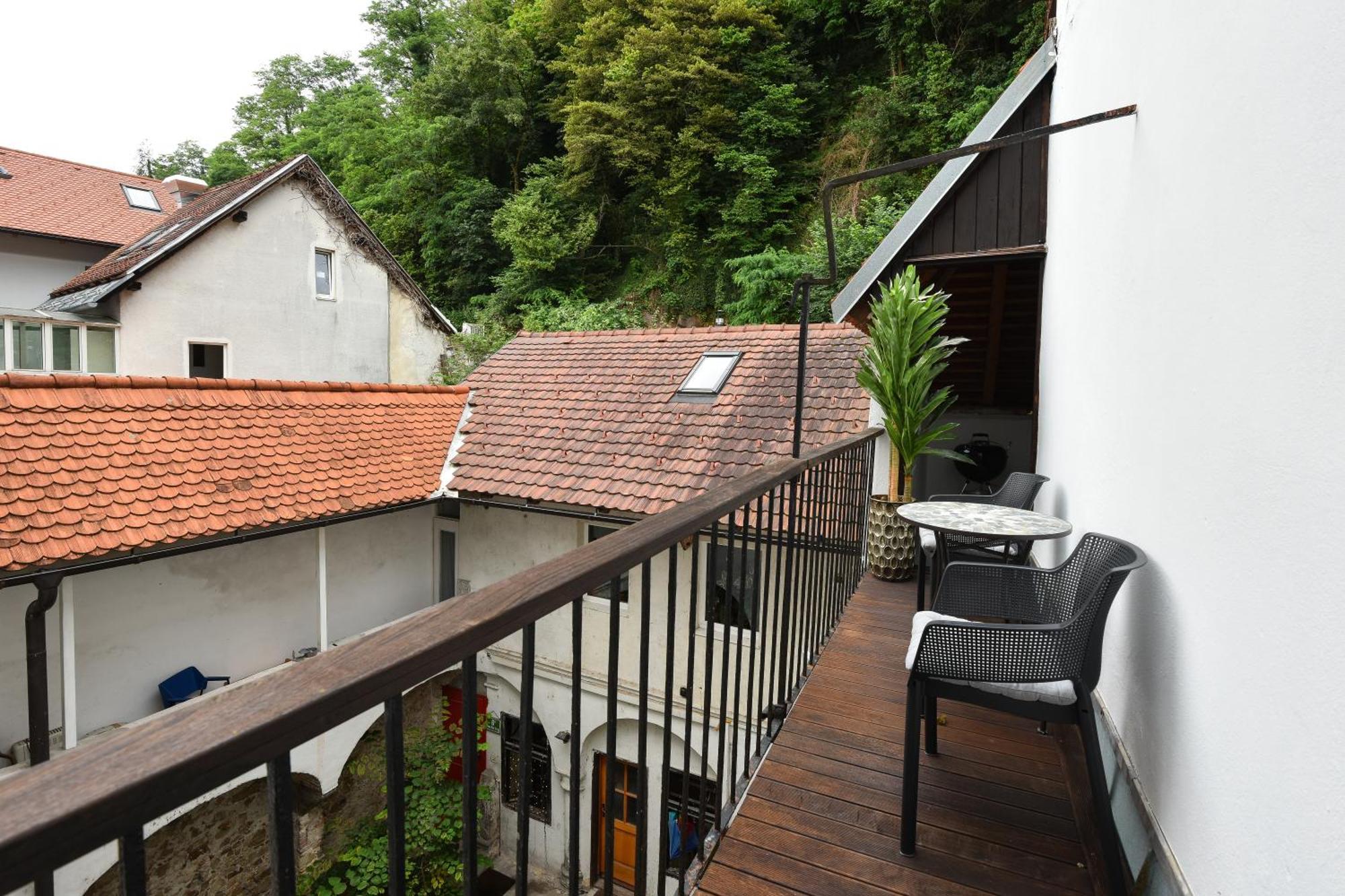 Neoclassical Luxury Apartment Lublaň Exteriér fotografie