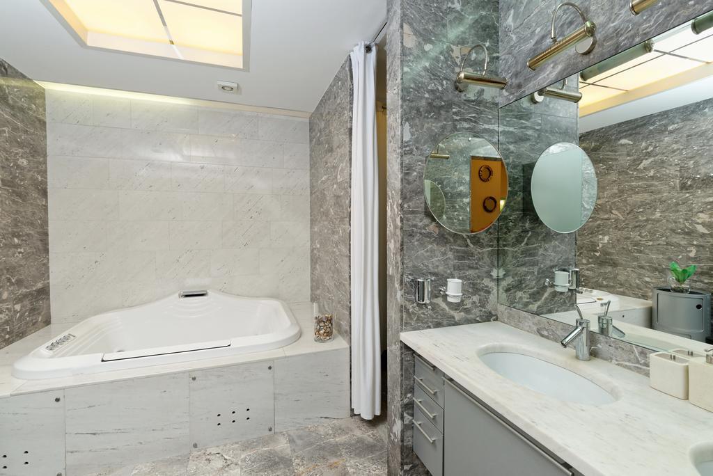 Neoclassical Luxury Apartment Lublaň Exteriér fotografie