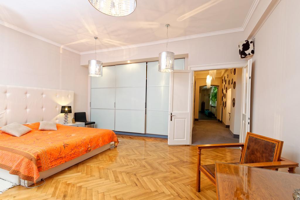 Neoclassical Luxury Apartment Lublaň Exteriér fotografie
