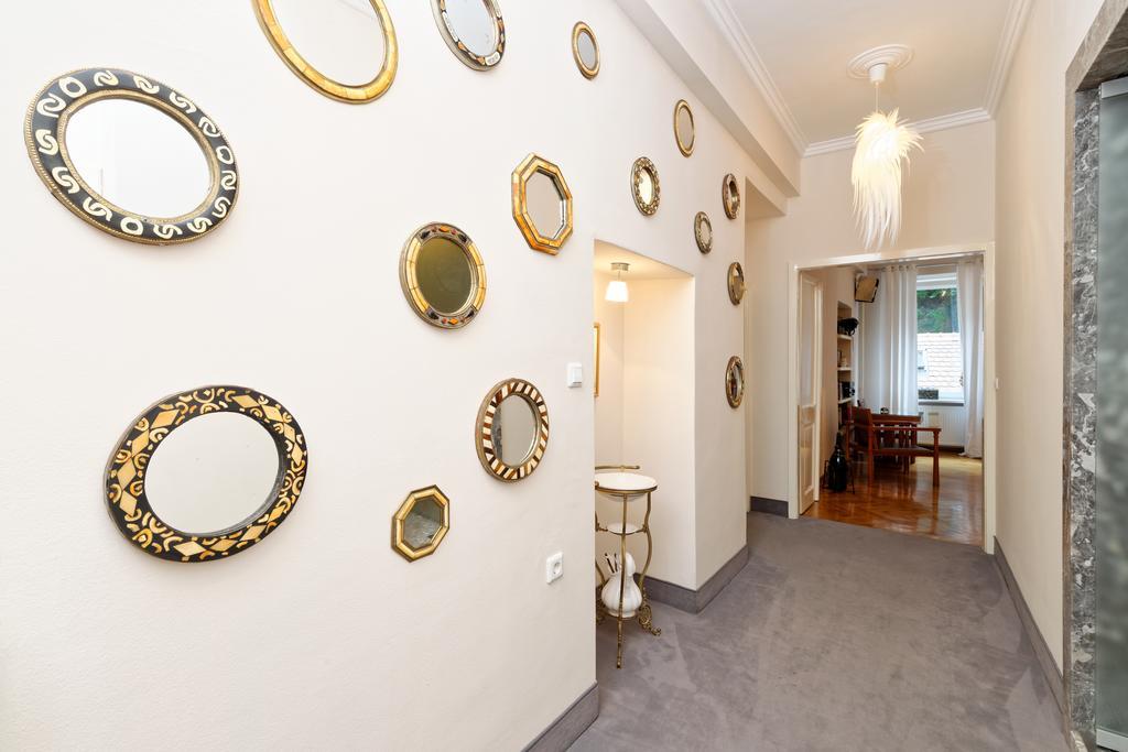 Neoclassical Luxury Apartment Lublaň Exteriér fotografie