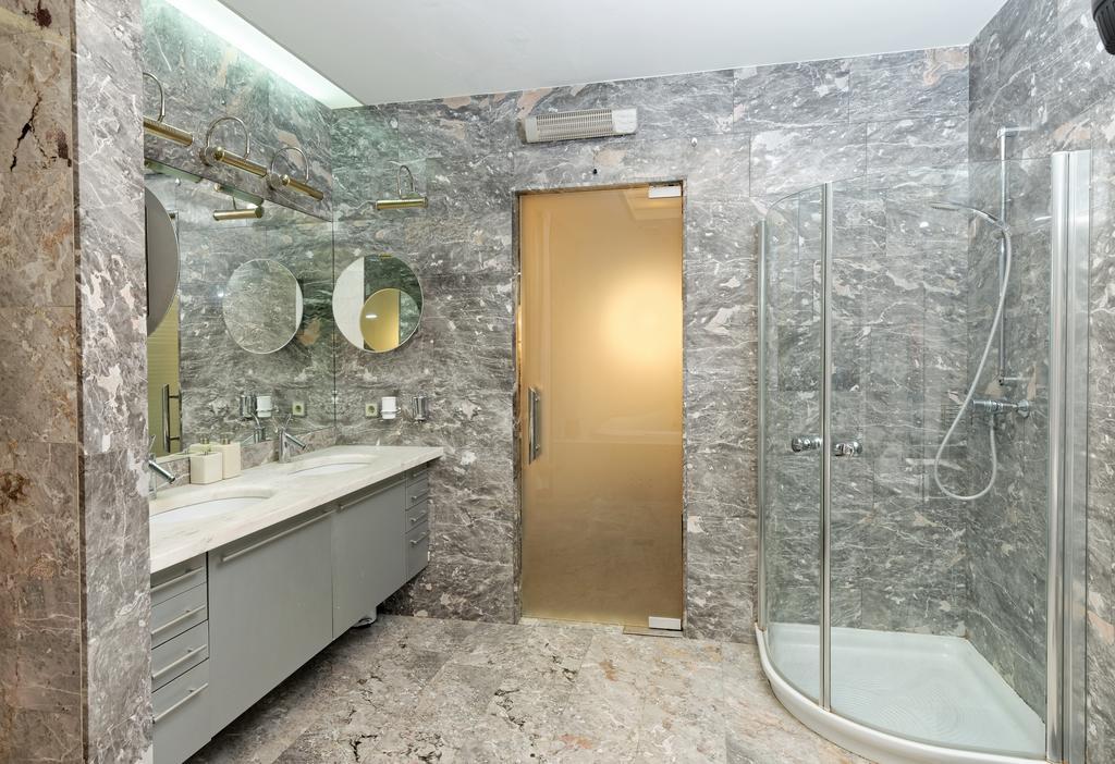 Neoclassical Luxury Apartment Lublaň Exteriér fotografie